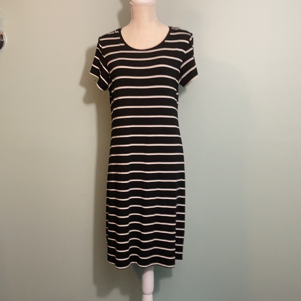 Liz Lange Maternity 
M Black / White Striped Dress